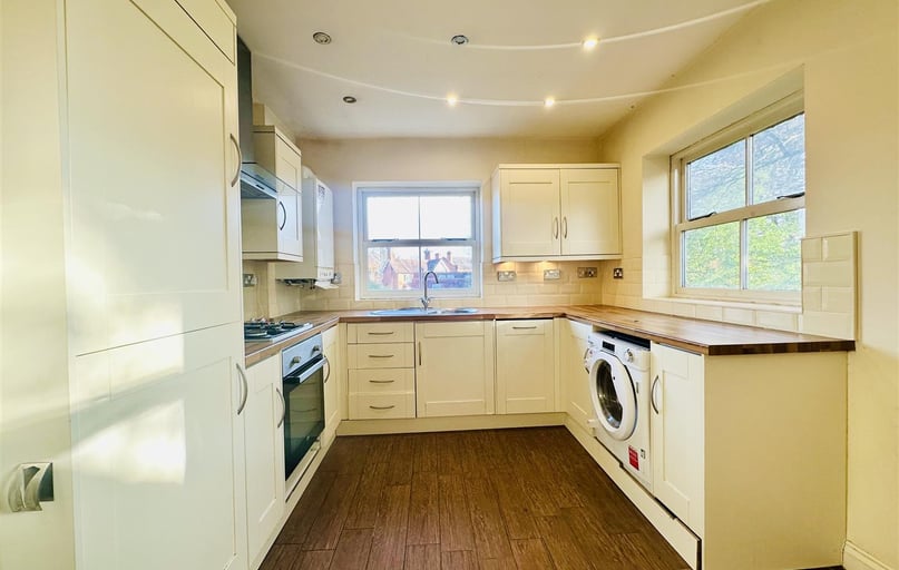 Elm Avenue, Beeston, Nottingham - Image 1